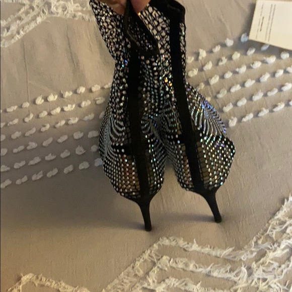 BRAND NEW Ankle Sock Boot In Black Fishnet Heel - Picture 8 of 10